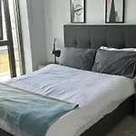 Spacious Modern 1 Bed Apartment.
