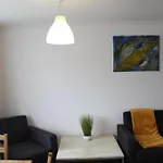 Coolfin House-Close To Excel, Contractors, Relocators, Paid Parking
