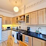 Beautiful Kensington Home 3 Minutes Walk To Earl\'S Court Station