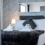 Stunning Flat On King\'S Road, Chelsea With Balcony