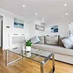 Stunning Flat On King\'S Road, Chelsea With Balcony