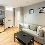 Cosy 2-Beds, Shepherd Bush