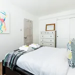 Charming 1 Bedroom Serviced Apartment In Camden
