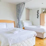 Spacious Studio Apartment In Kennington