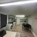 Super Central 2 Bed Flat