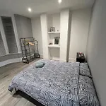 Super Central 2 Bed Flat