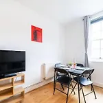 Beautiful One Bedroom Flat In Tavistock Place