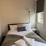 Room 4 • Double Bed In King\'S Cross