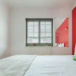 Stylish Apartment With Private Rooftop In Covent Garden