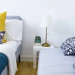 Beautiful Split Level Apartment In Central London, Walking Distance To Notting Hill