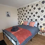25 Minutes To Central London Rooms 35