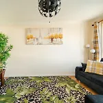 Luxury Riverview 2Bed Apt- 5 Mins From Excel London, Canary Wharf, 02 Arena - Free Parking - Playstation 4 Provided