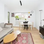 Bright And Spacious Flat Near Victoria Park