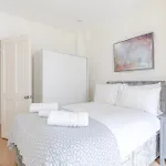 Beautifully Presented 2Bd Flat Wpatio- Kensington