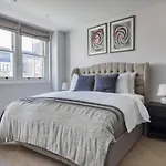 Impeccable 2-Bed Apartment In London