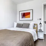 Impeccable 2-Bed Apartment In London