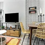 Modern London Apartment Close To Tube Station