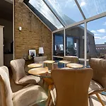 Guestready-Trendy Penthouse With Terrace In London