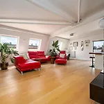 Guestready-Trendy Penthouse With Terrace In London