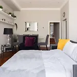 Steps From Hyde Park 2Br 2Bath Sleeps 6