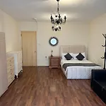 Luxury Room In Central London!6 Bedroom With 2 Bath & Separate Wc!