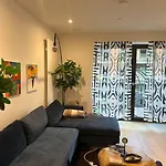 Royal Docks Riverside 3 Bed