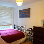 Characterful 1 Bedroom Flat Close To Dlr