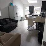 Acre Apartment Wimbledon Ground Floor