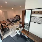 Lux New Studio Apartment Exel London