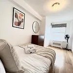 3 Bed Apartment- Central London