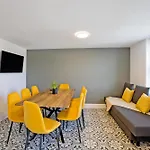 Imperial Corner House-Whitechapel Apartment