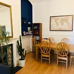 Luxury Spacious London Apartment On Mattock Lane