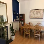Luxury Spacious London Apartment On Mattock Lane