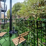 Apartment In Elephant & Castle With Parking