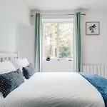 Apartment In Elephant & Castle With Parking