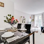 Apartment In Elephant & Castle With Parking