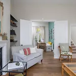 Spacious Flat Near Victoria And Warwick Square