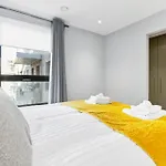 Luxury City Apartment In London 1Bedroom Flat