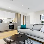 Luxury City Apartment In London 1Bedroom Flat