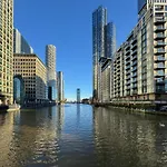Mysquare South Quay 02 Bed Apartments In Canary Wharf