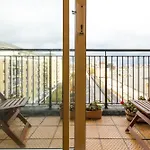 Lit 2Br Flat With Balcony Near Canary Wharf, 1Min Dlr
