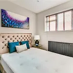 13A Rostrevor Mews Sw6 8Bz