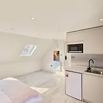 Morden Stratford Studio 4