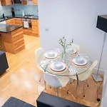 Modern Flat In Central Farringdon For Work Or Leisure