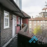 Central London Zone 1 Apartment, 3 Bedrooms