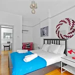 Brilliant 6 Bed Flat In London