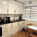 2-Br Apartment In Central London, Ideal Location!