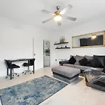 Spacious One Bedroom Private Flat In Brixton +Wifi