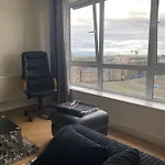 London Apt-Sleeps 4-Parking - Balcony-River View