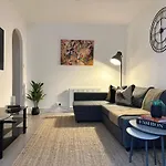1-Bed Garden Retreat, Tottenham
